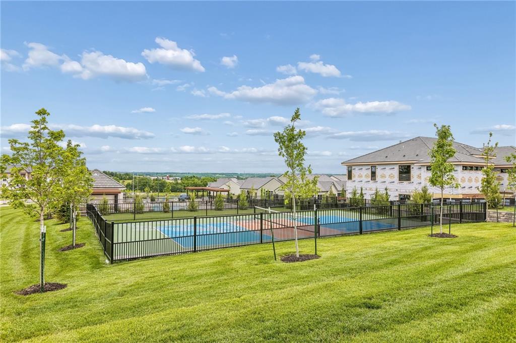 13721 Pembroke Ln, Leawood, KS 66224