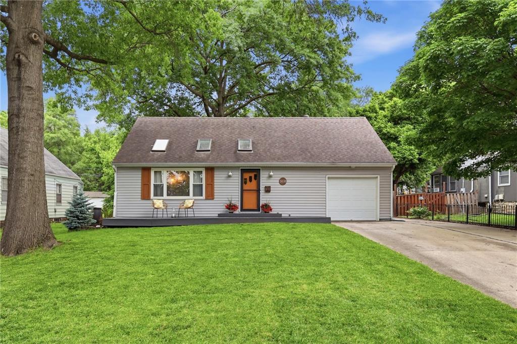 5638 Maple St, Mission, KS 66202