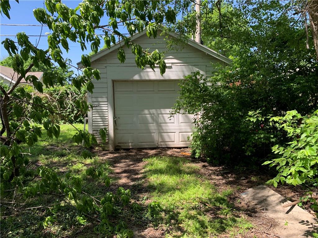 618 S Hardy Ave, Independence, MO 64052