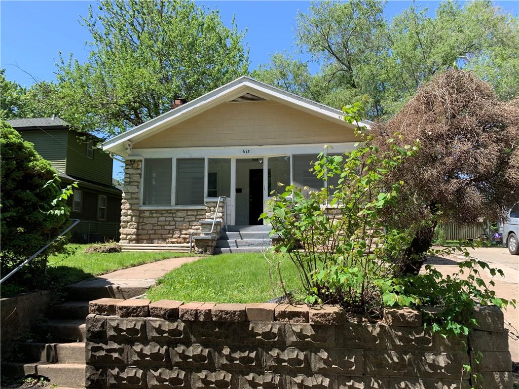 618 S Hardy Ave, Independence, MO 64052