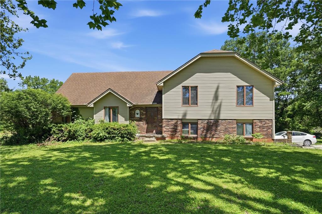 14806 E 200th St, Peculiar, MO 64078