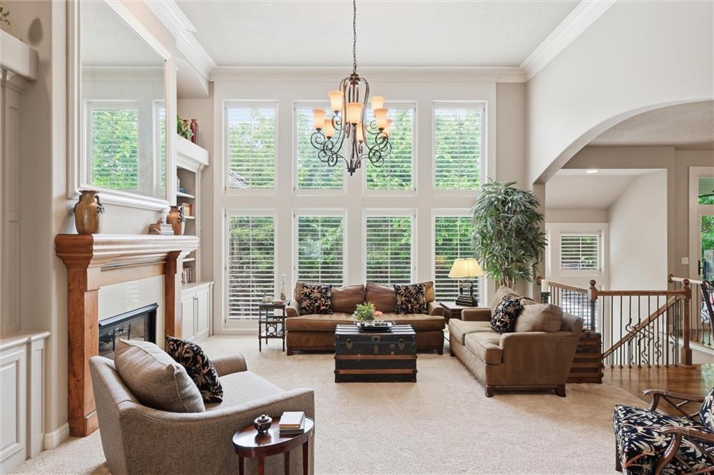 9714 Wild Rose Ln, Lenexa, KS 66227