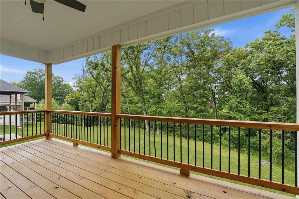 812 Foxglove Ln, Kearney, MO 64060