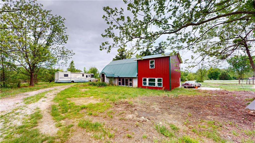 12376 E Olive Branch Rd, Nevada, MO 64772