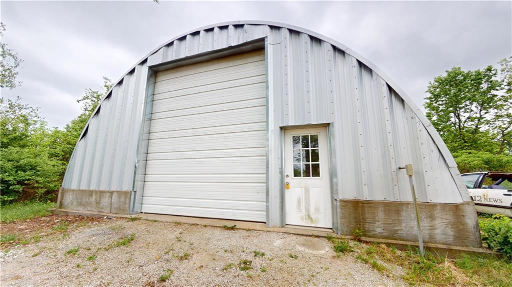 12376 E Olive Branch Rd, Nevada, MO 64772