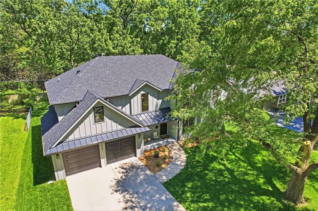 7927 Chadwick St, Prairie Village, KS 66208