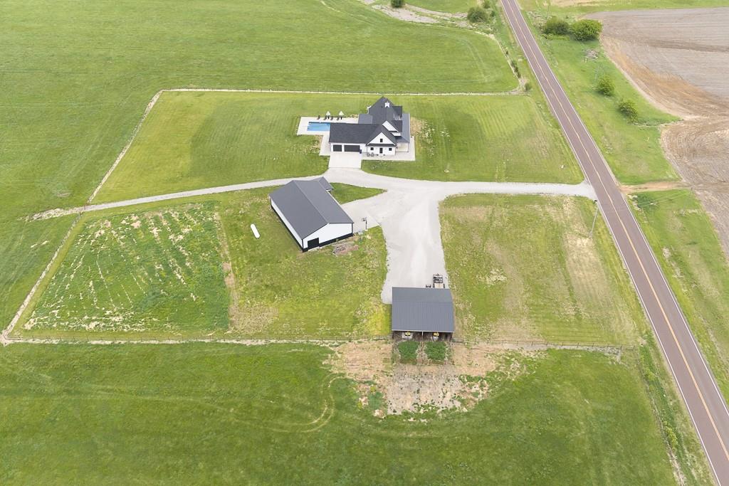 22852 Dempsey Rd, Leavenworth, KS 66048