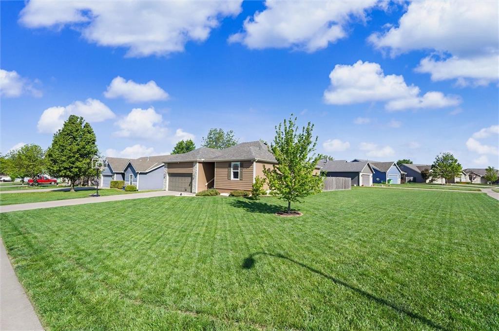 1000 Kathys Ct, Baldwin City, KS 66006