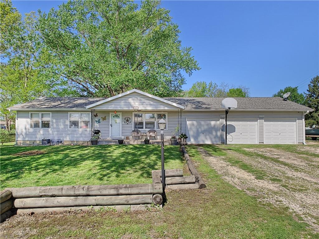 102 Walnut Ct, Perry, KS 66073