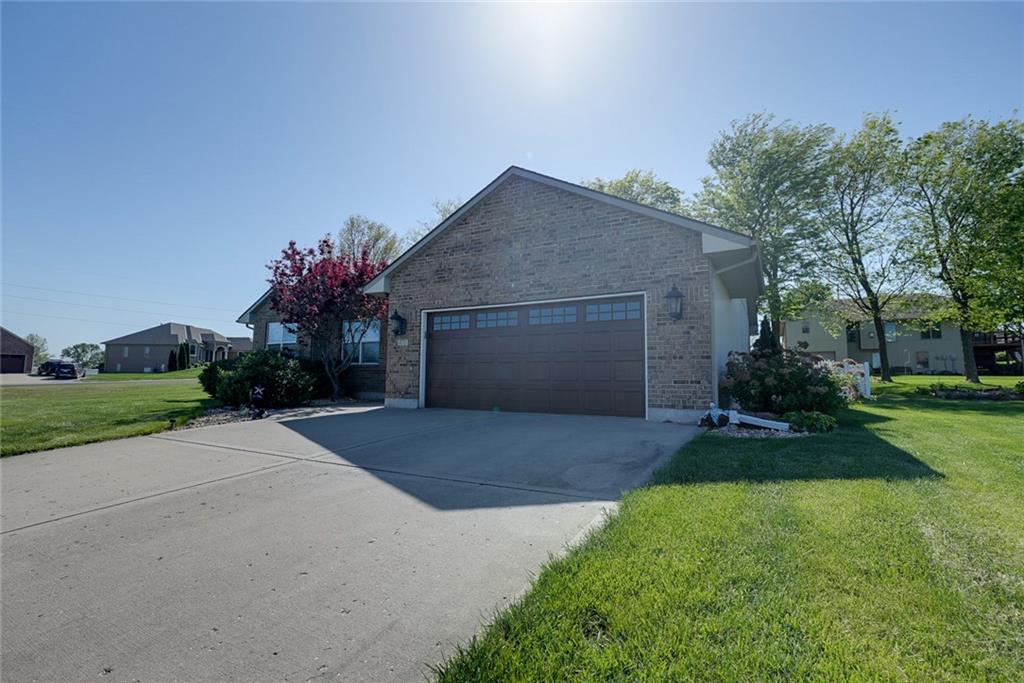 991 Moore Pl, Odessa, MO 64076
