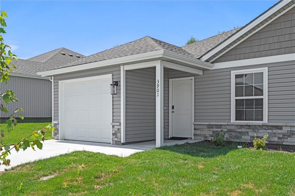 3820 NW 93rd St, Kansas City, MO 64154