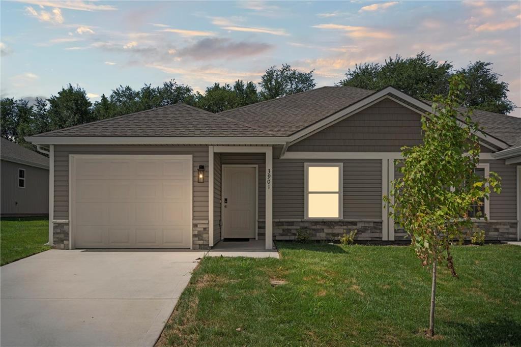 3820 NW 93rd St, Kansas City, MO 64154