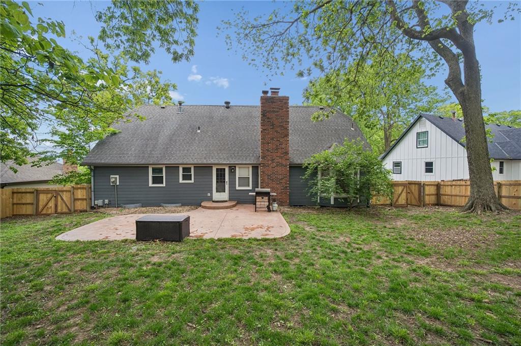 6104 Albervan St, Shawnee, KS 66216