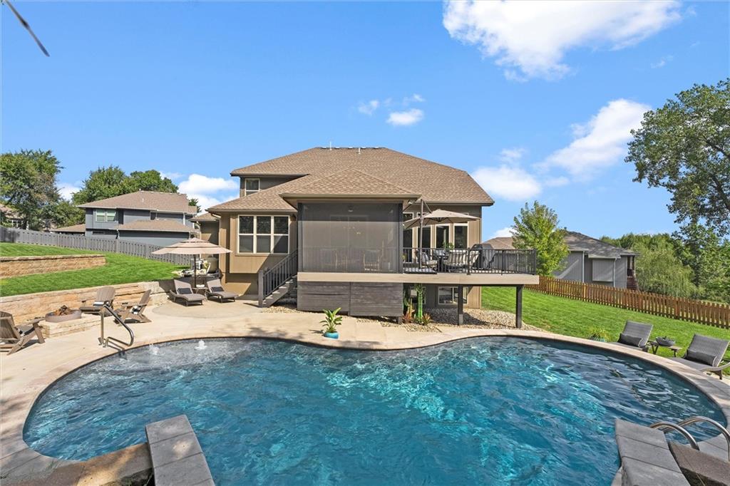 1301 NE Timberline Ct, Lee's Summit, MO 64064