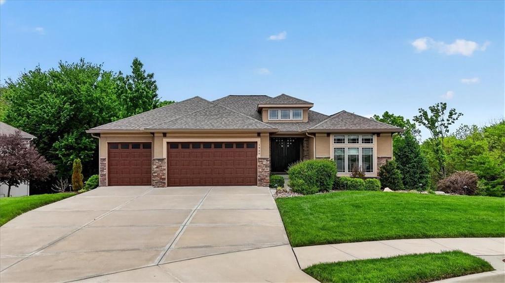 1928 NE Parks Summit Blvd, Lee's Summit, MO 64064