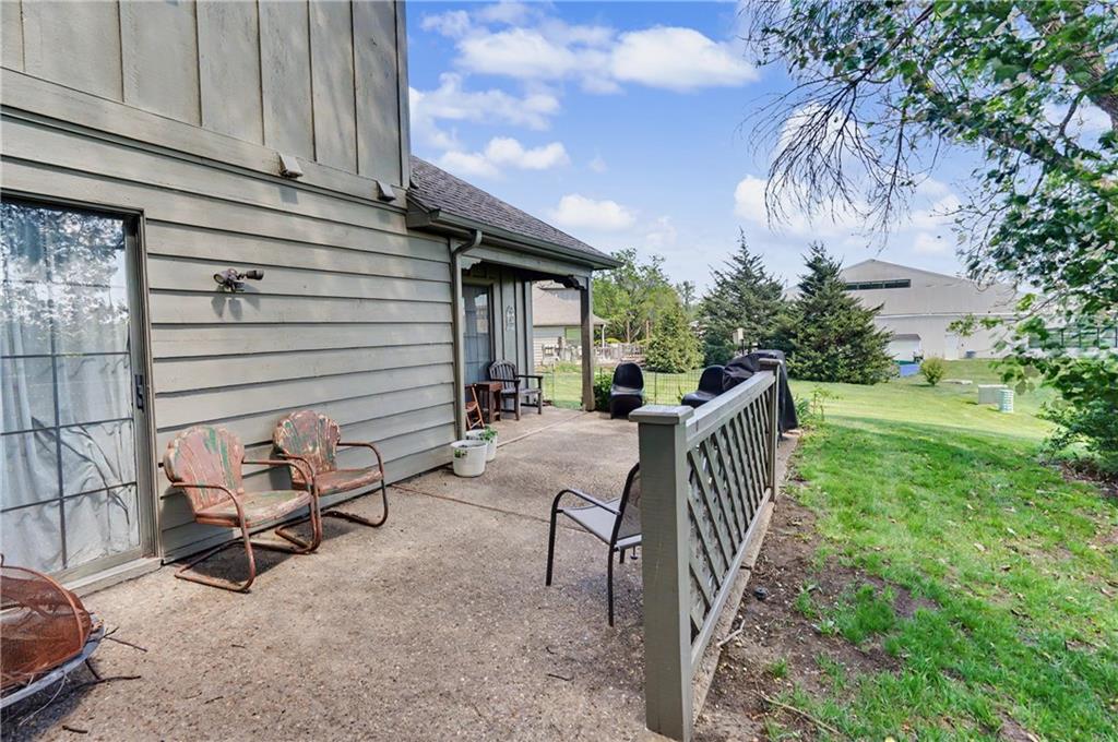 4217 Wimbledon Dr, Lawrence, KS 66047