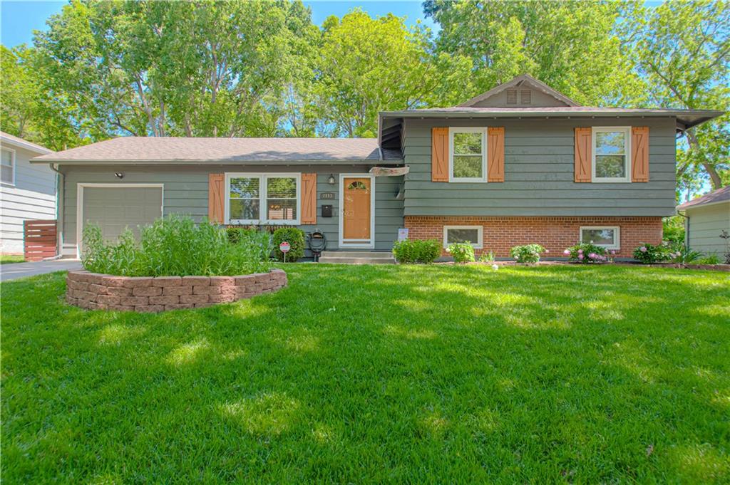 7113 Slater St, Merriam, KS 66204