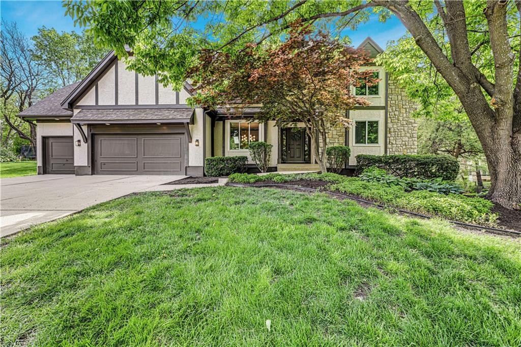 13037 Catalina St, Leawood, KS 66209