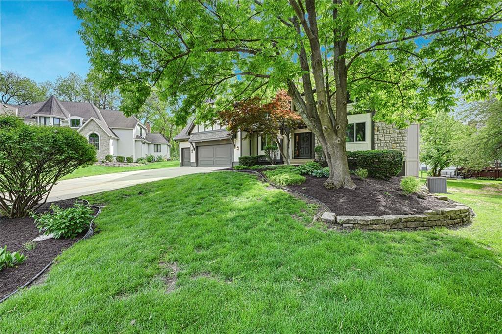 13037 Catalina St, Leawood, KS 66209
