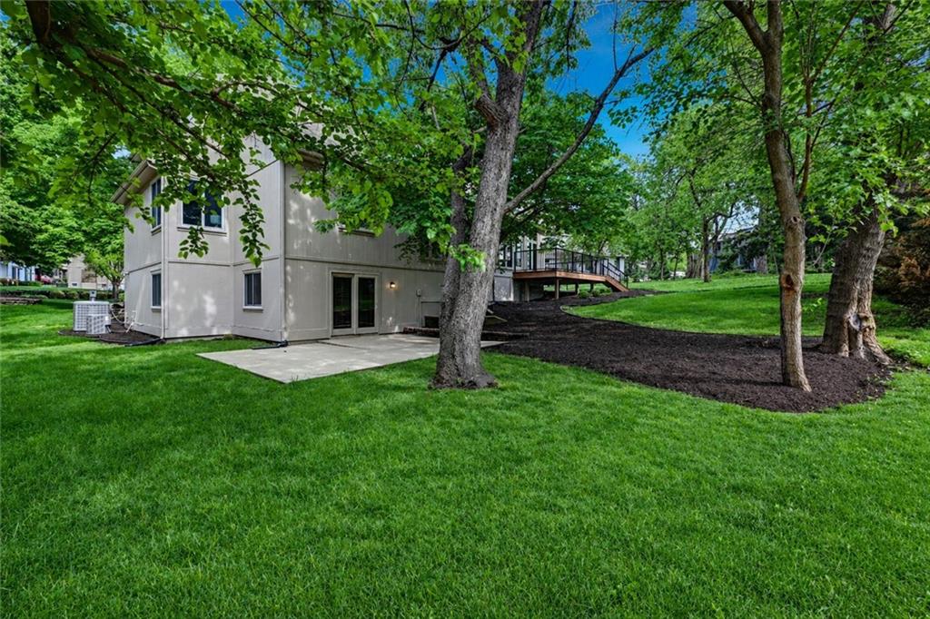 13037 Catalina St, Leawood, KS 66209