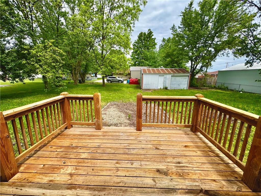 102 W 1st St, Garden City, MO 64747