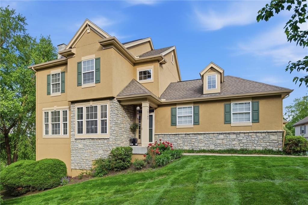 16165 Linden St, Overland Park, KS 66085