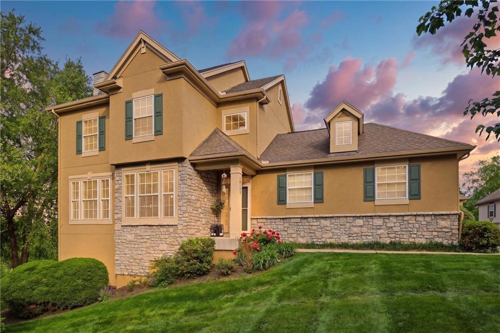 16165 Linden St, Overland Park, KS 66085