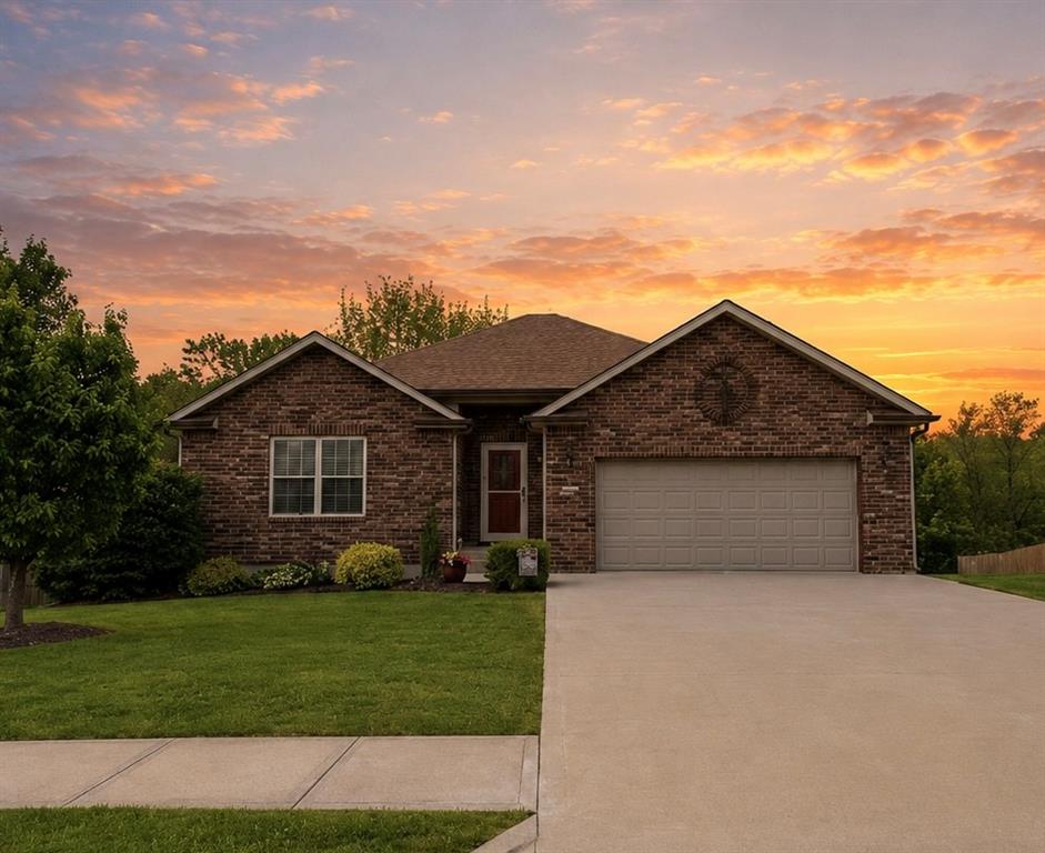 807 Charles St, Knob Noster, MO 65336