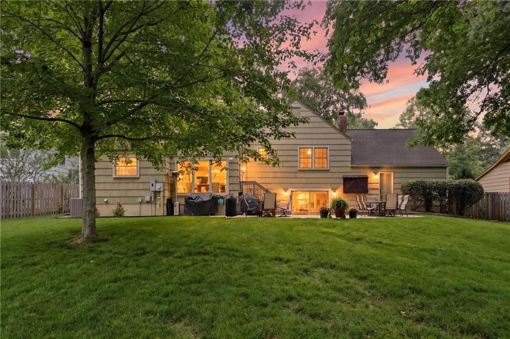 9640 Canterbury St, Overland Park, KS 66206
