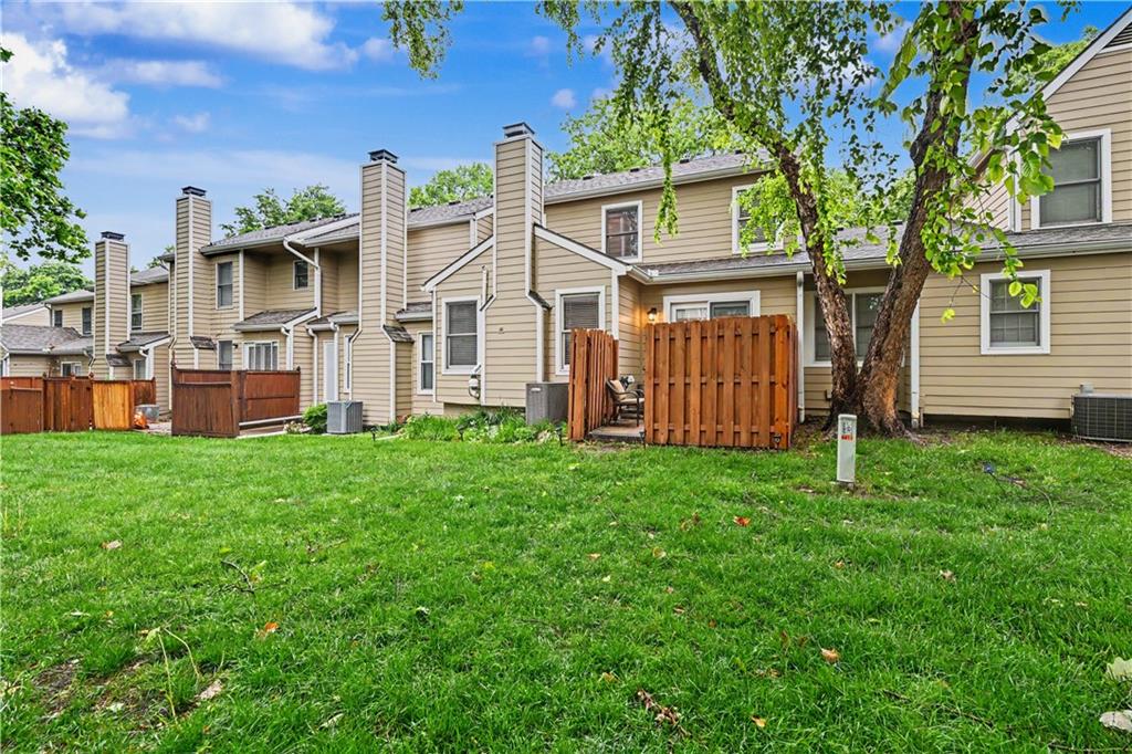 9411 W 119th Ter, Overland Park, KS 66213