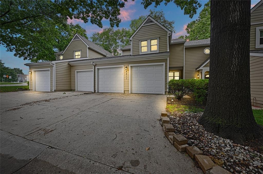 9411 W 119th Ter, Overland Park, KS 66213
