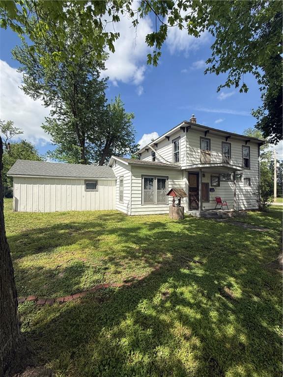 230 E Prairie Ave, Girard, KS 66743