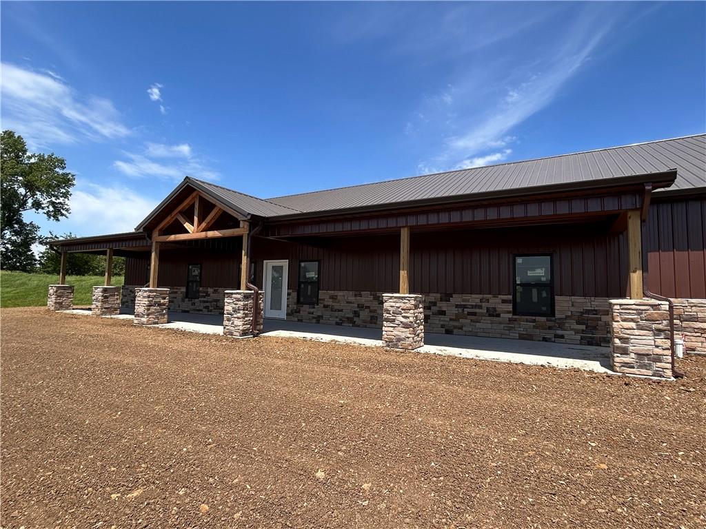 20014 Woodend Rd, Linwood, KS 66052