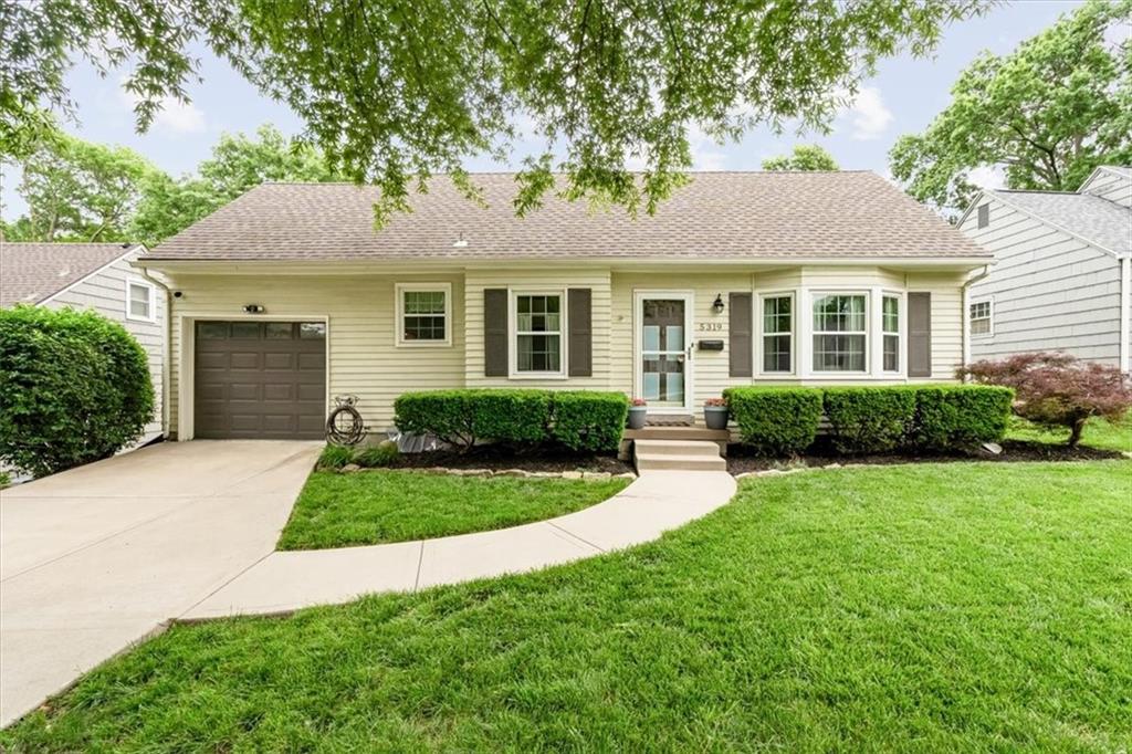 5319 Juniper St, Roeland Park, KS 66205