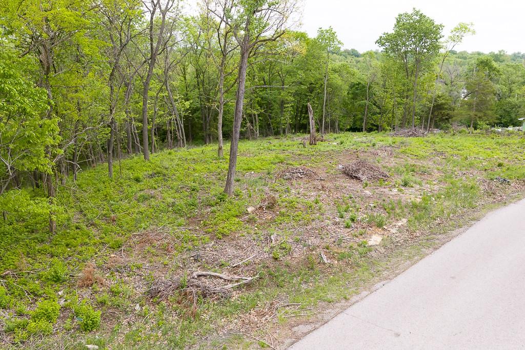 13710 Woodend Rd, Bonner Springs, KS 66012