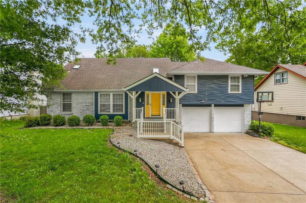 7209 N Woodland Ave, Gladstone, MO 64118