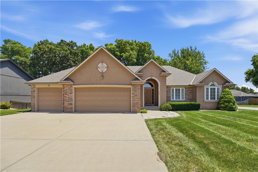 213 Blackjack Ave, Lone Jack, MO 64070