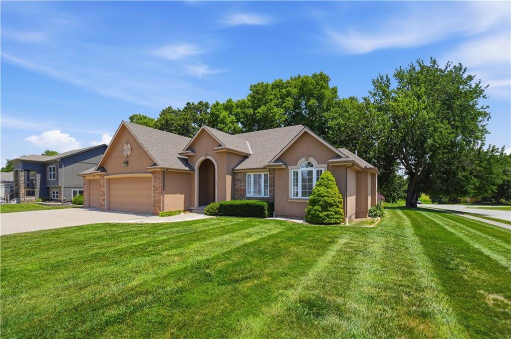 213 Blackjack Ave, Lone Jack, MO 64070
