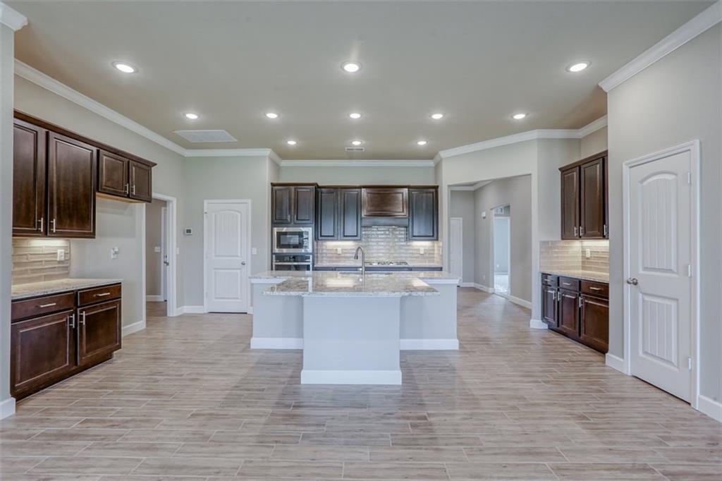 18540 W 195 Ter, Spring Hill, KS KS