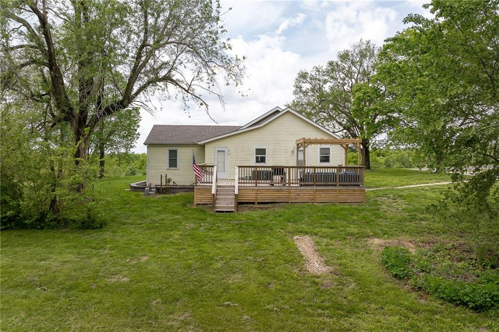 11787 State Route Cc Hw, Savannah, MO 64485