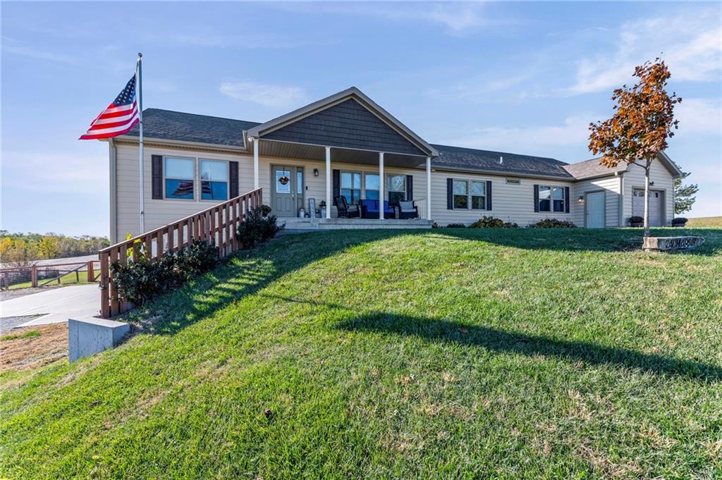 27455 Stephanie Ln, Weston, MO 64098