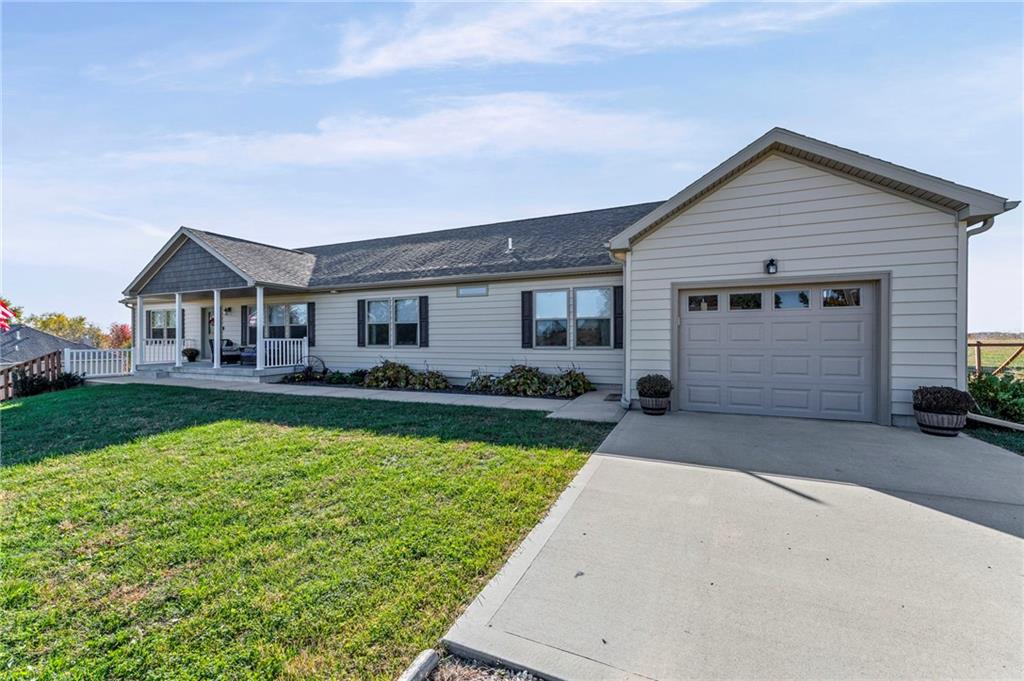 27455 Stephanie Ln, Weston, MO 64098