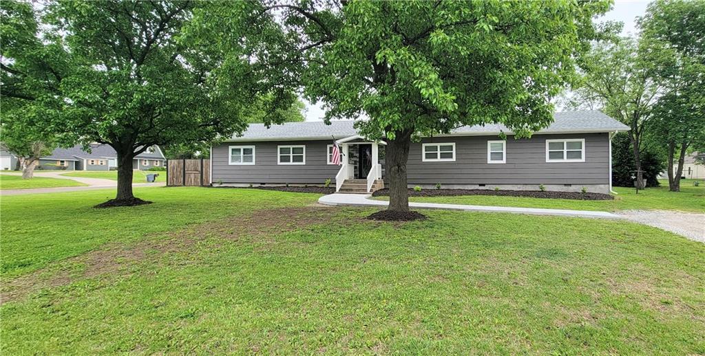733 N Elm St, Iola, KS 66749