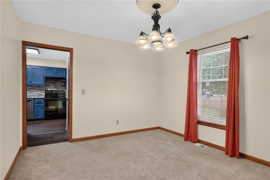 7417 N Park Ave, Gladstone, MO 64118