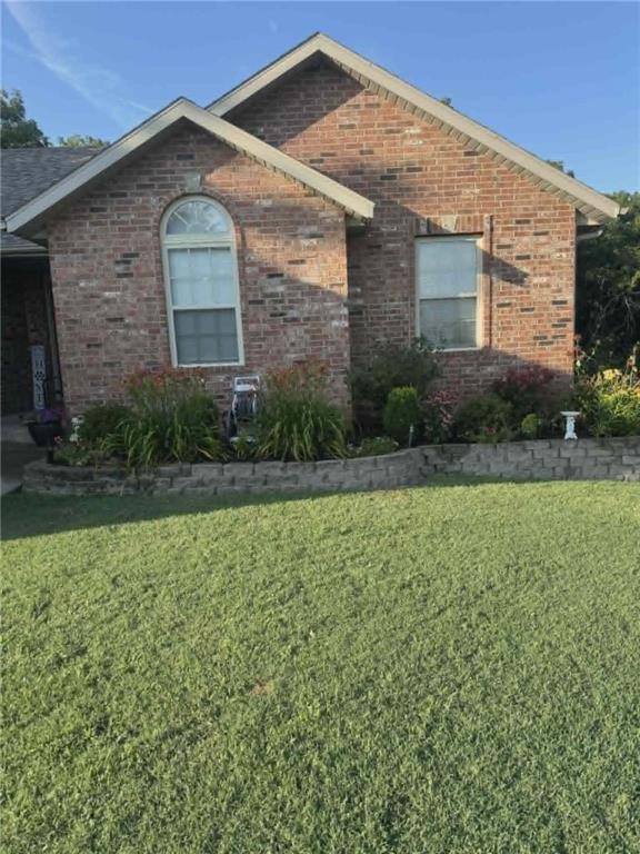 241 NW 66 Rd, Clinton, MO 64735