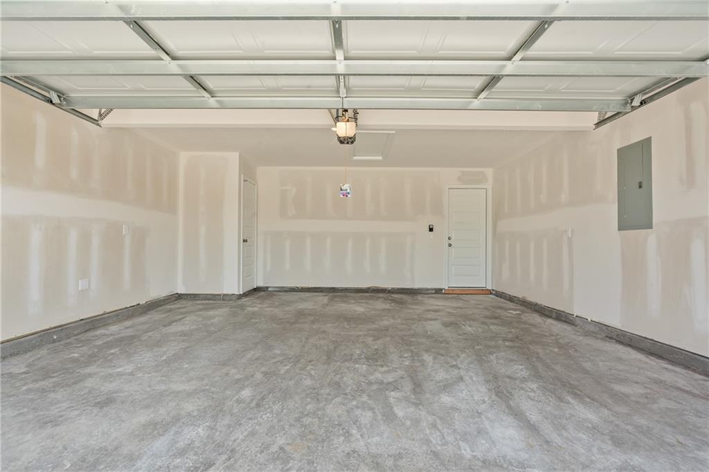 20222 W 195th St, Spring Hill, KS 66083