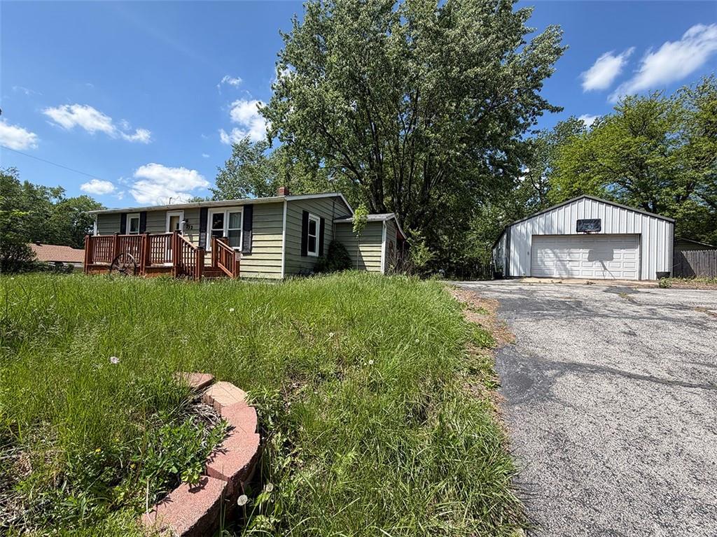 232 S County Line Rd, Windsor, MO 65360