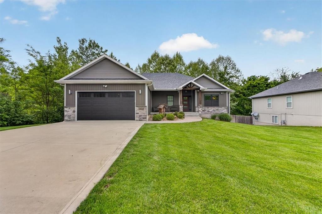1000 Cheatham Ct, Warrensburg, MO 64093