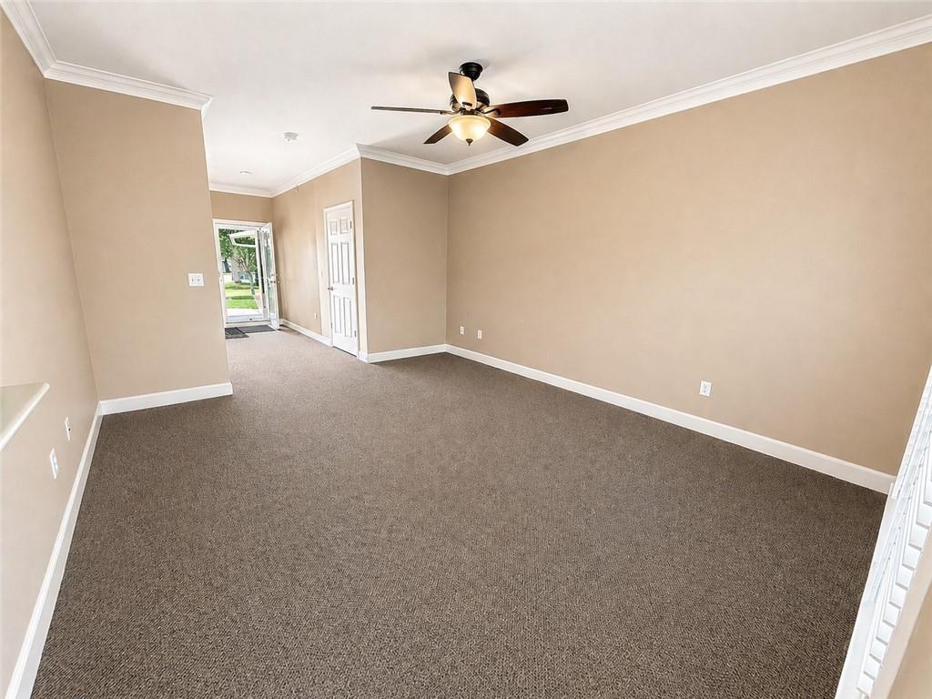 11617 Tomahawk Creek Pw #D, Leawood, KS 66211