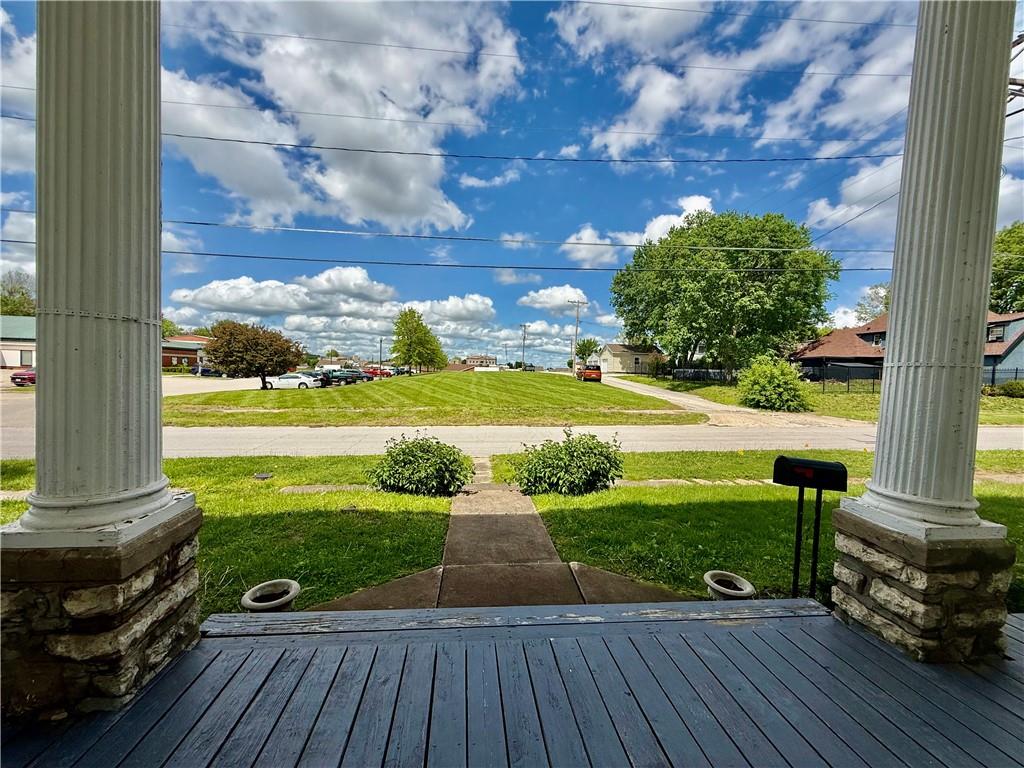 121 W Royle St, Richmond, MO 64085